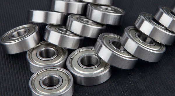 Application of rubber cover bearings and iron cover bearings